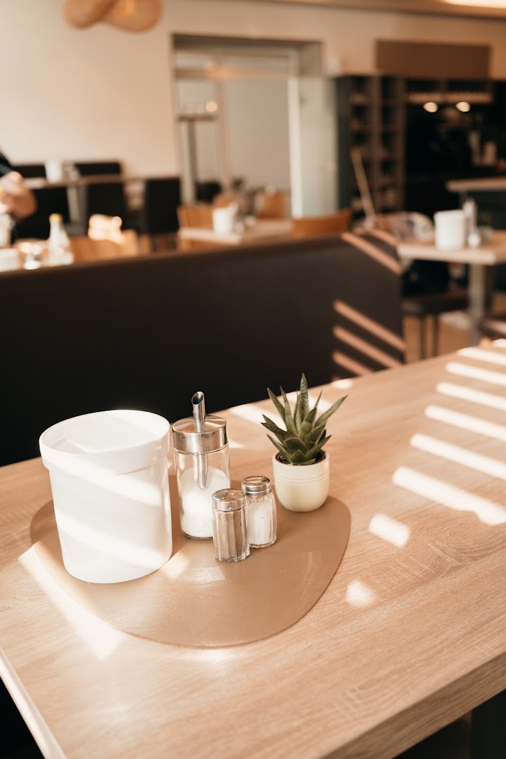 Das HOB: inviting hotel breakfast area photo