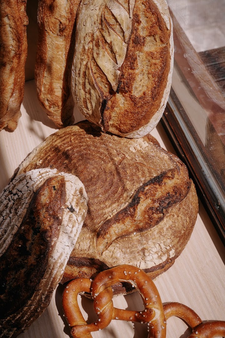 Hausbrot: high quality product display photo