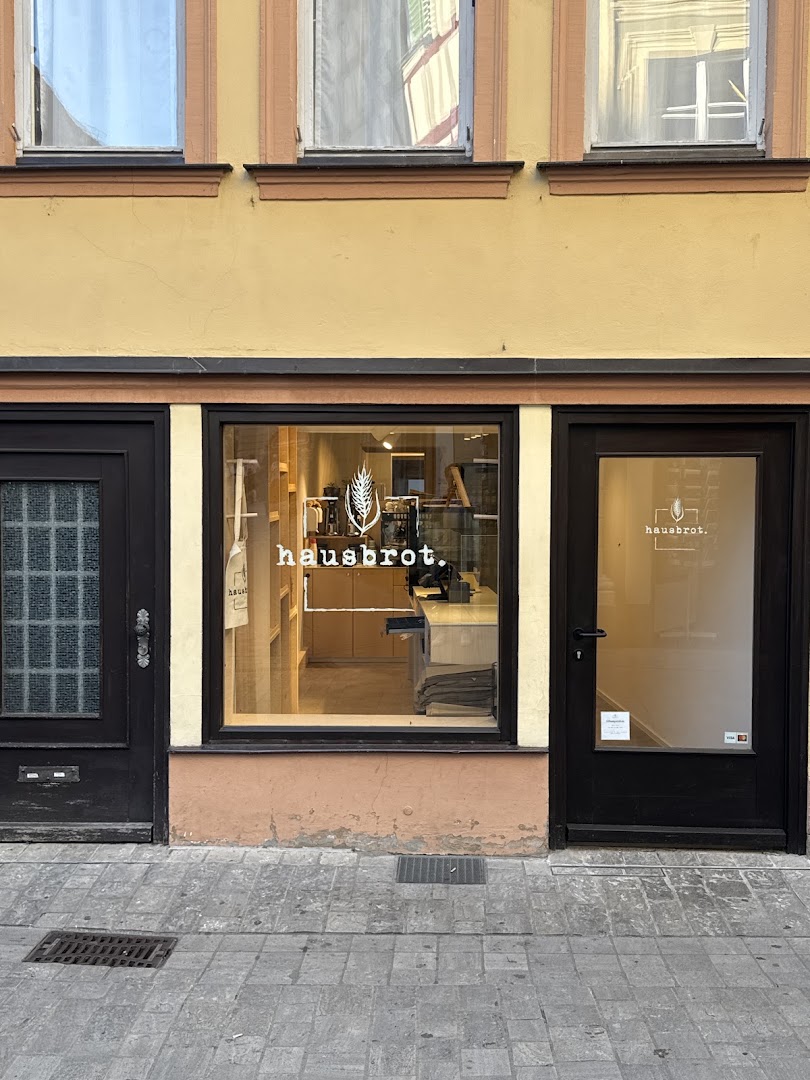 Hausbrot: clear storefront photo of shop