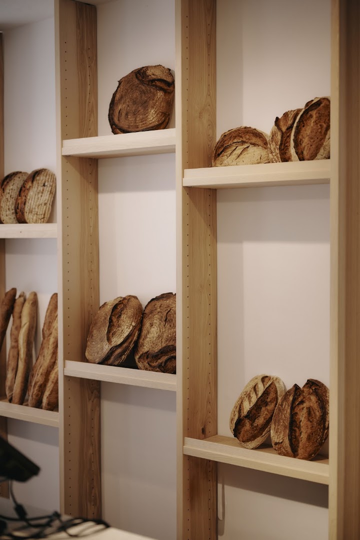 Hausbrot: high quality product display photo