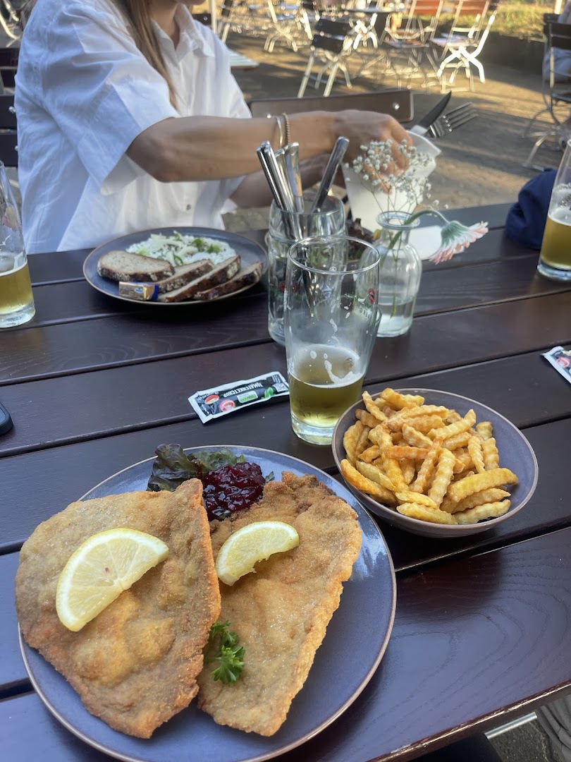 Zur Dritten Halbzeit: appetizing photo of bar food
