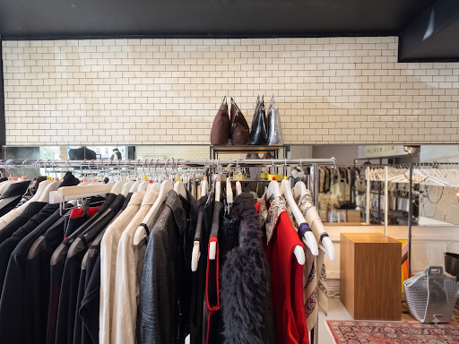 MYL BERLIN: clear display of shop products