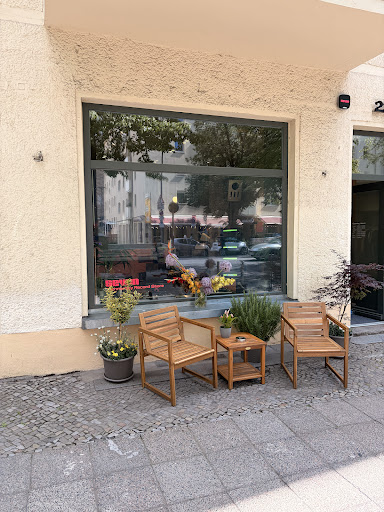 SEVEN Community Record Store: inviting storefront with clear branding