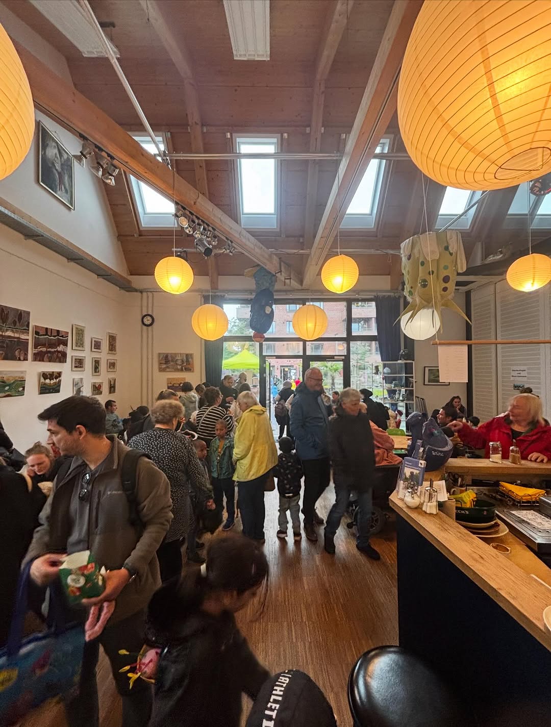 Blaue Manege Galerie: lively gallery atmosphere