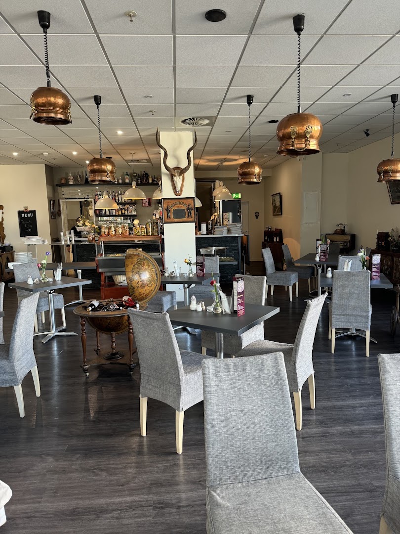 Gabssi: clear, well-lit interior atmosphere shot