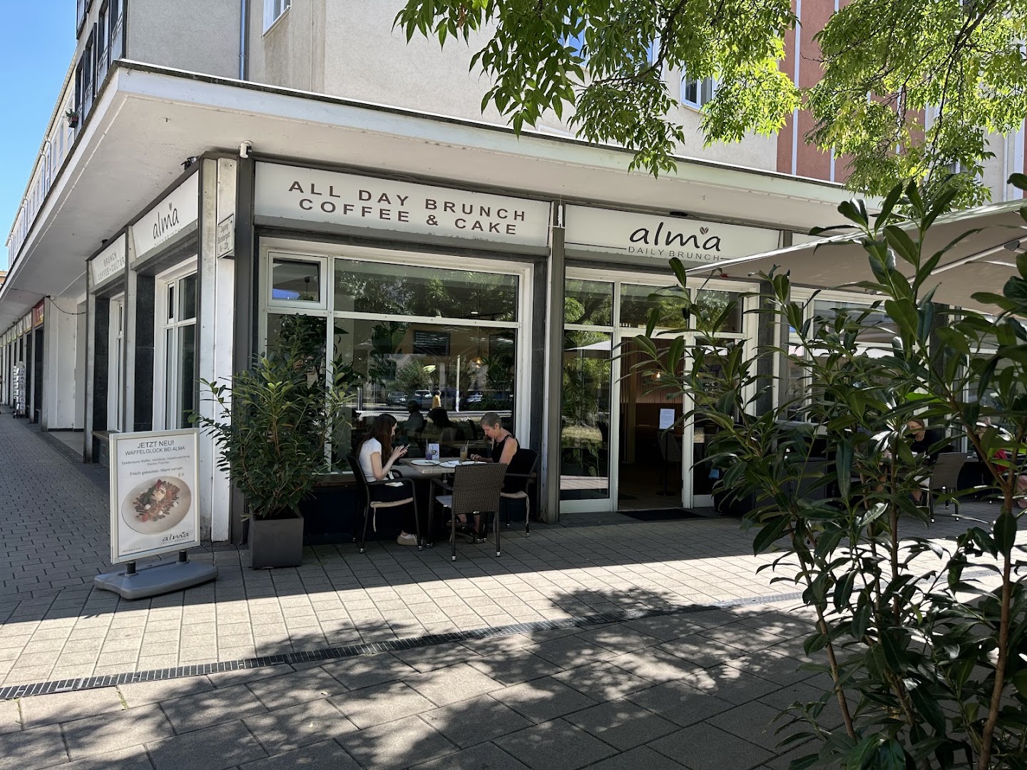 ALMA: clear exterior shot of venue