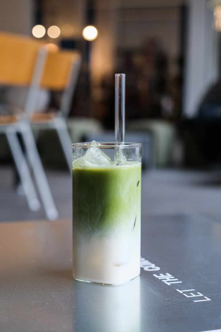 MIKA ONE Coffee: high quality, appealing drink photo