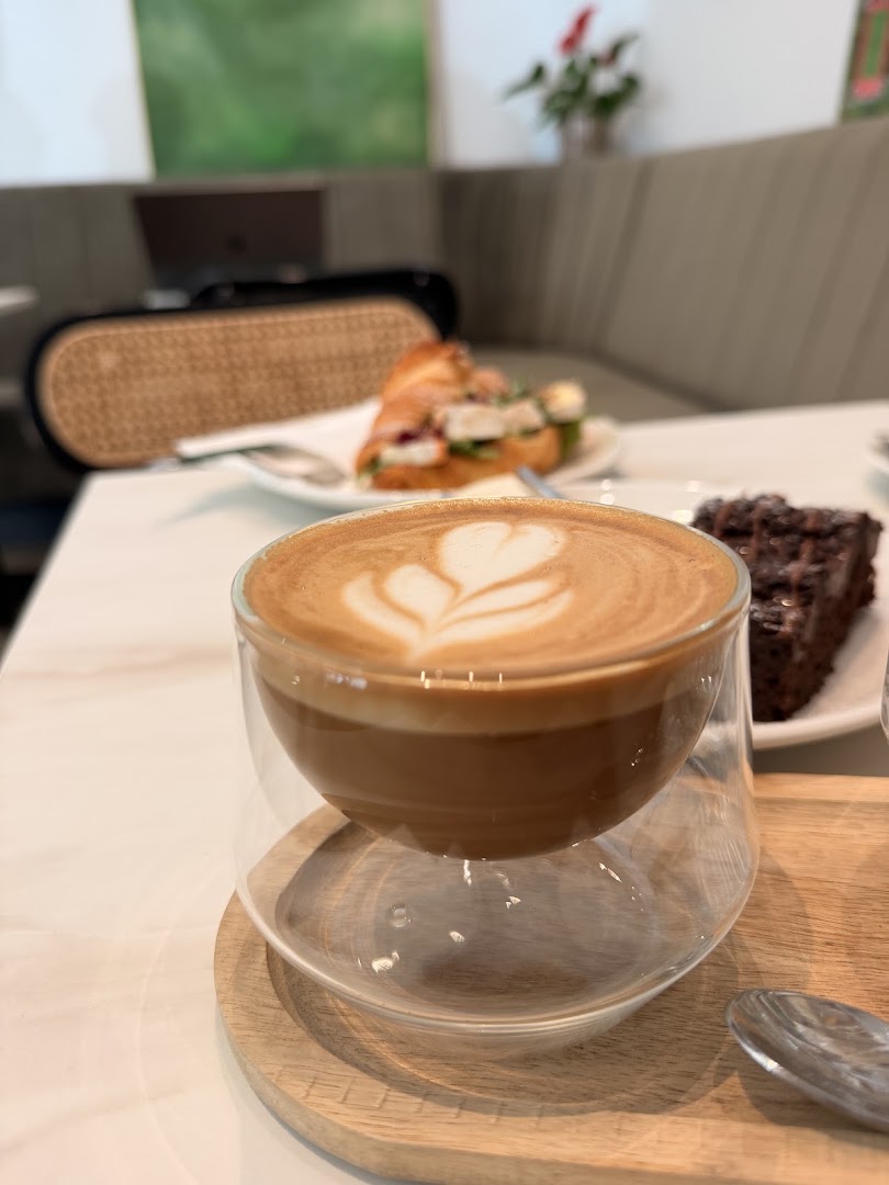 Selah Coffee House: appetizing coffee and food presentation