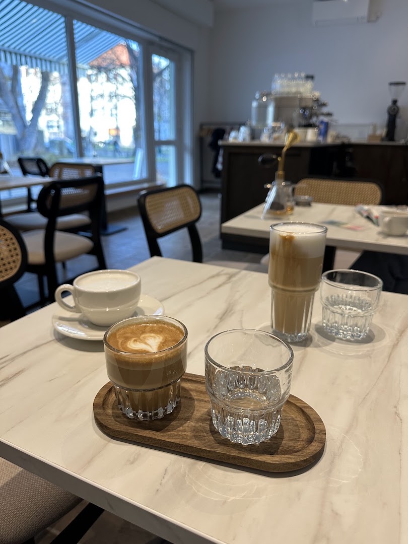 Selah Coffee House: appealing, high-quality coffee shop photo
