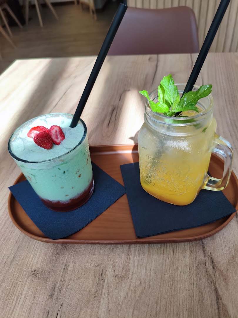 CaféLicious: appealing, high-quality drink presentation