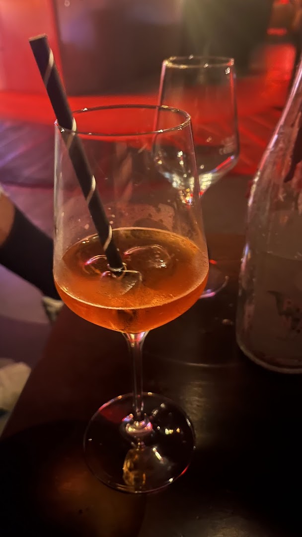Giselle: appealing photo of bar drink