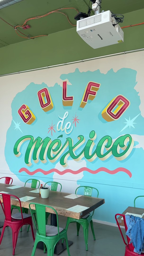 MAMACITA: attractive interior with restaurant branding
