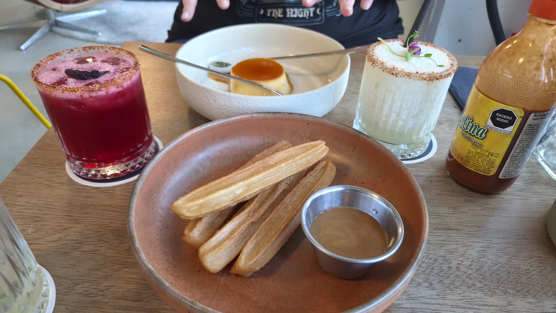 MAMACITA: appetizing food and drink presentation