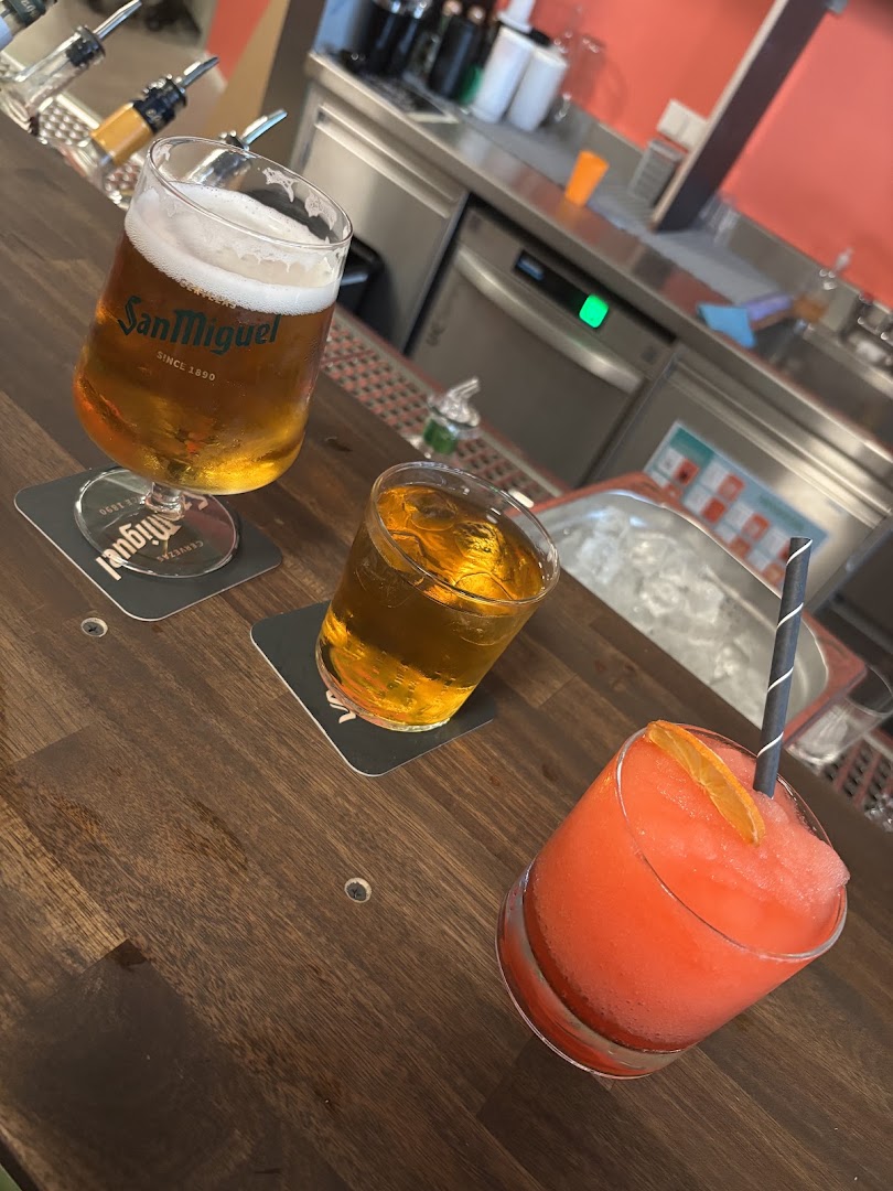 MAMACITA: appetizing drinks at the bar