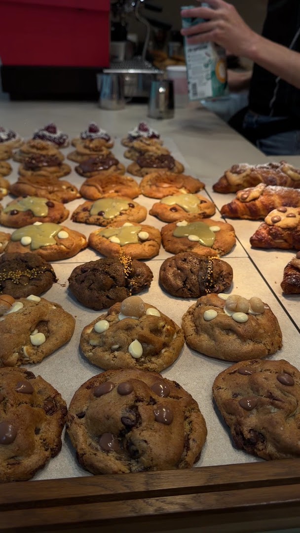 MELT Cookies: appetizing display of fresh cookies