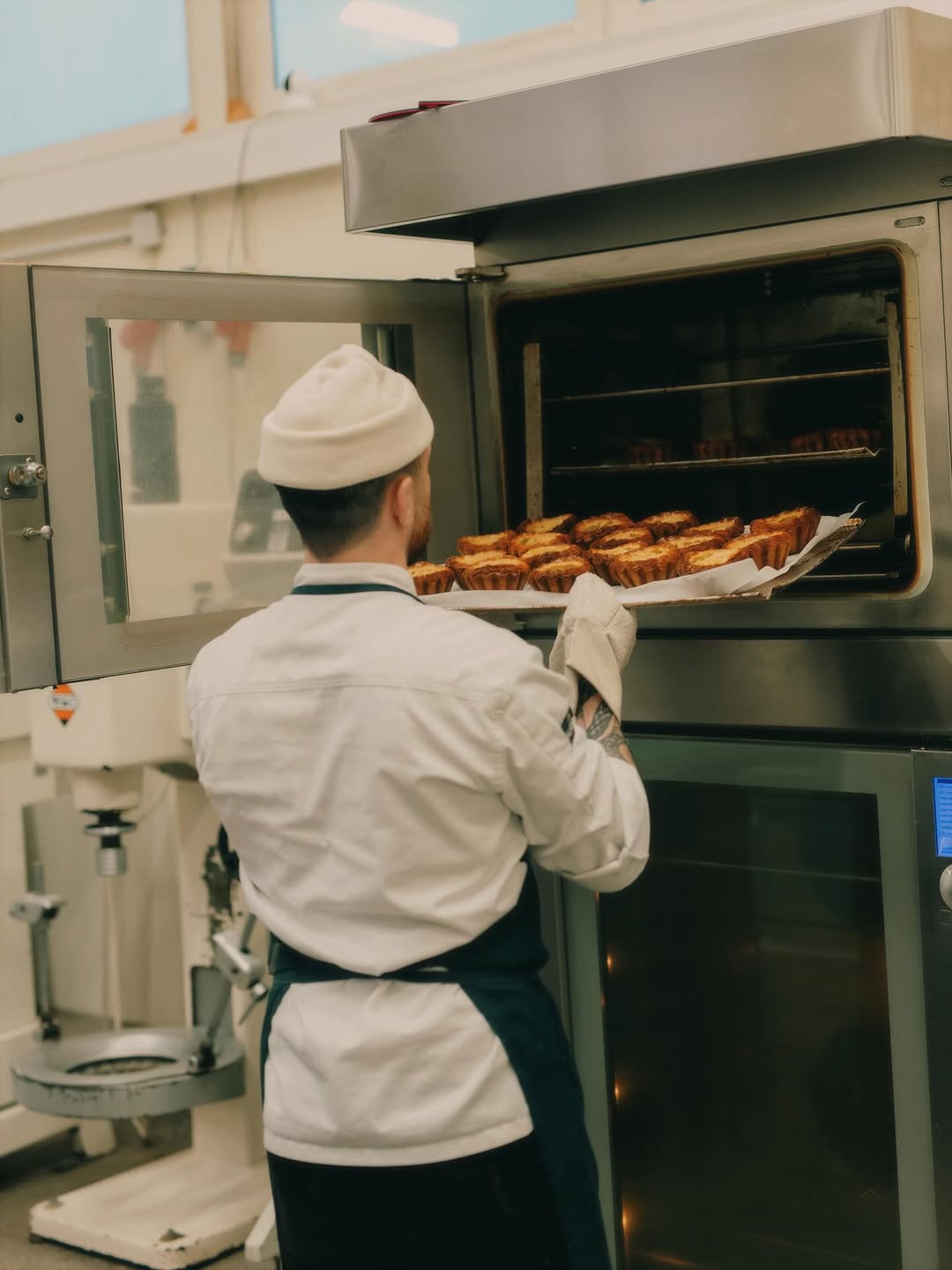 Pure Pastry: professional photo of baking process