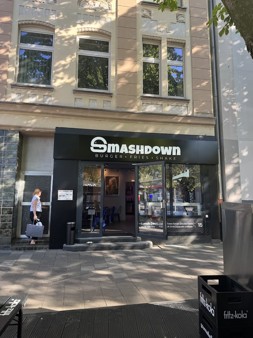 Smashdown: clear exterior shot of restaurant