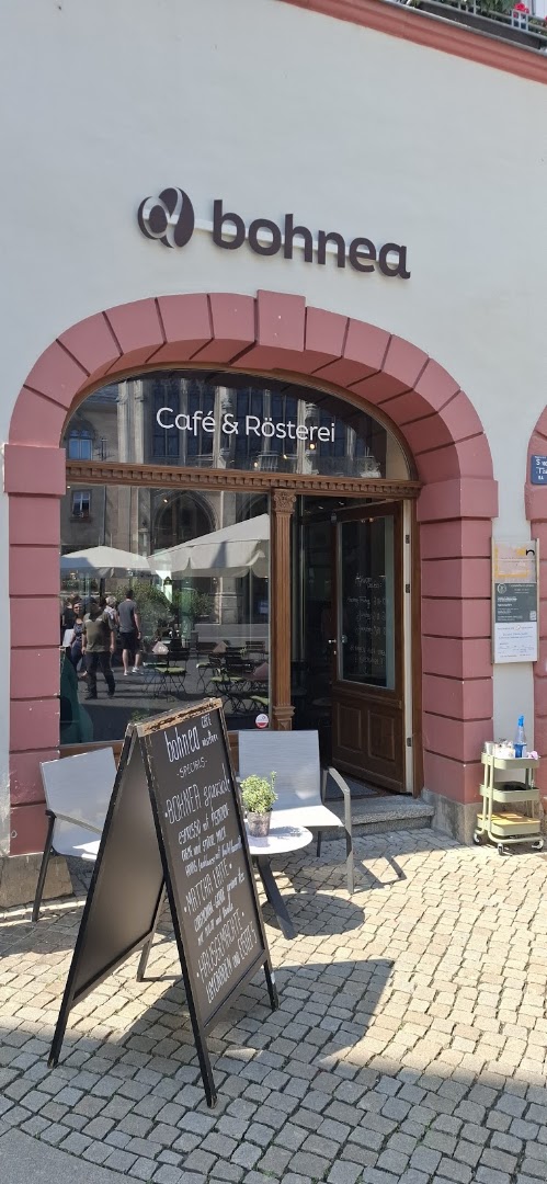 Bohnea Café & Rösterei: clear storefront photo of venue