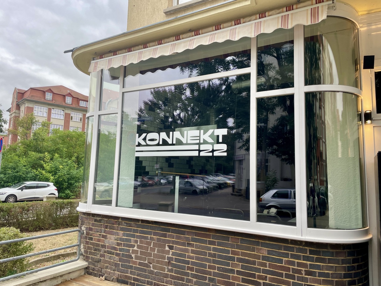 KONNEKT22: clear exterior shot of venue