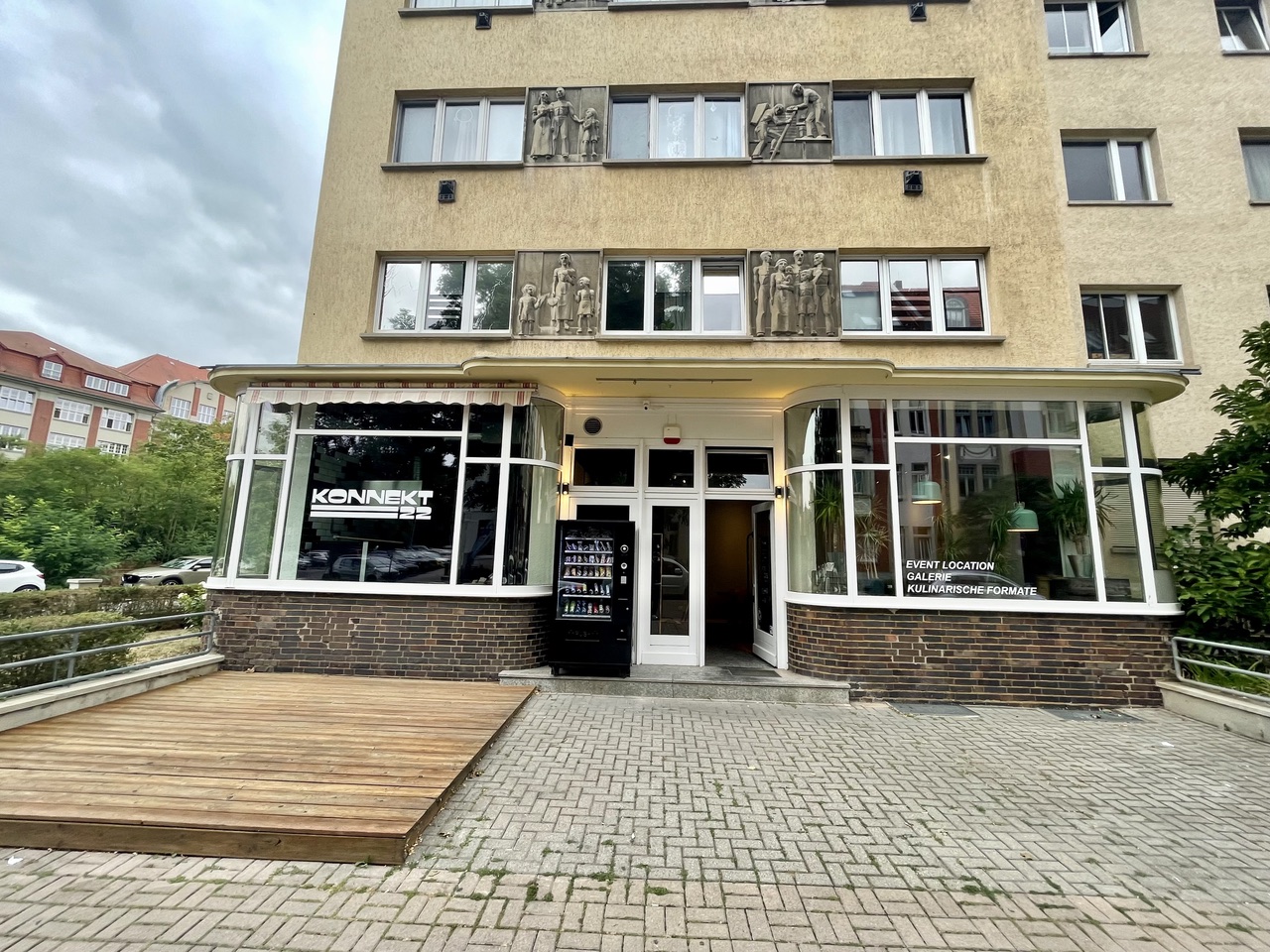KONNEKT22: clear exterior view of venue