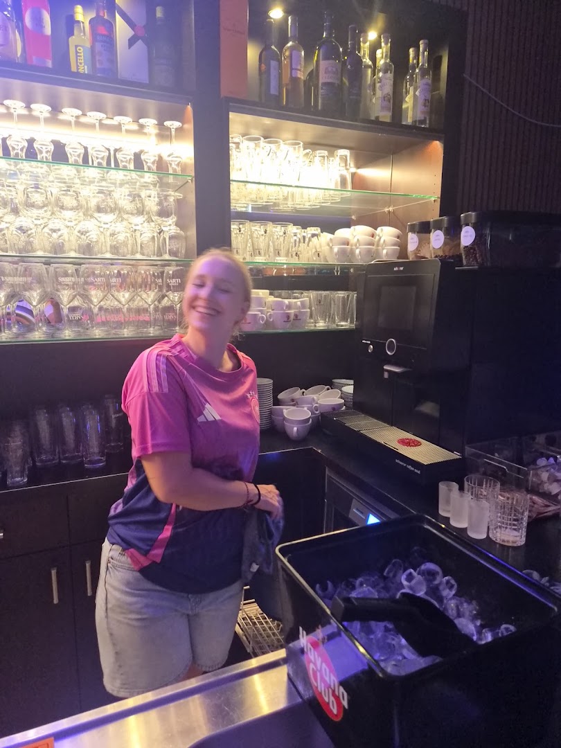 Paul's Erfurt: friendly staff in venue setting