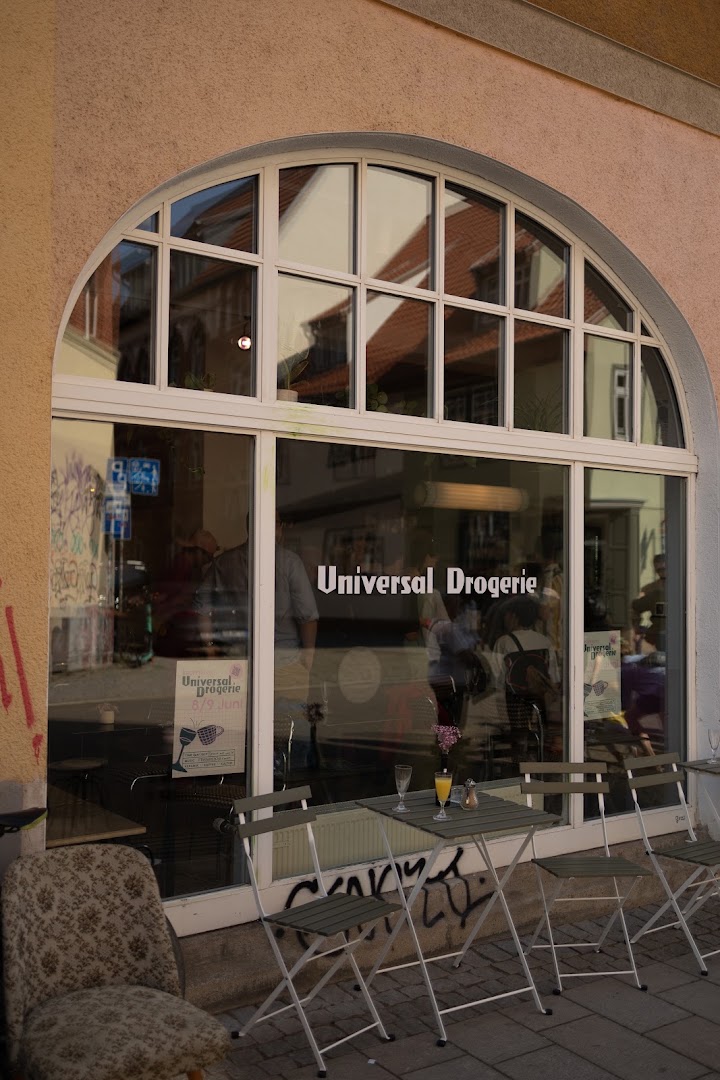 Universal Drogerie: clear exterior view of venue