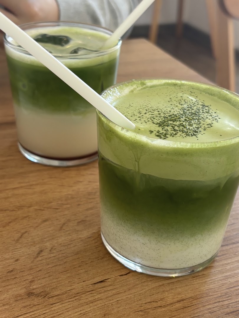 Bao's: appetizing photo of served drinks