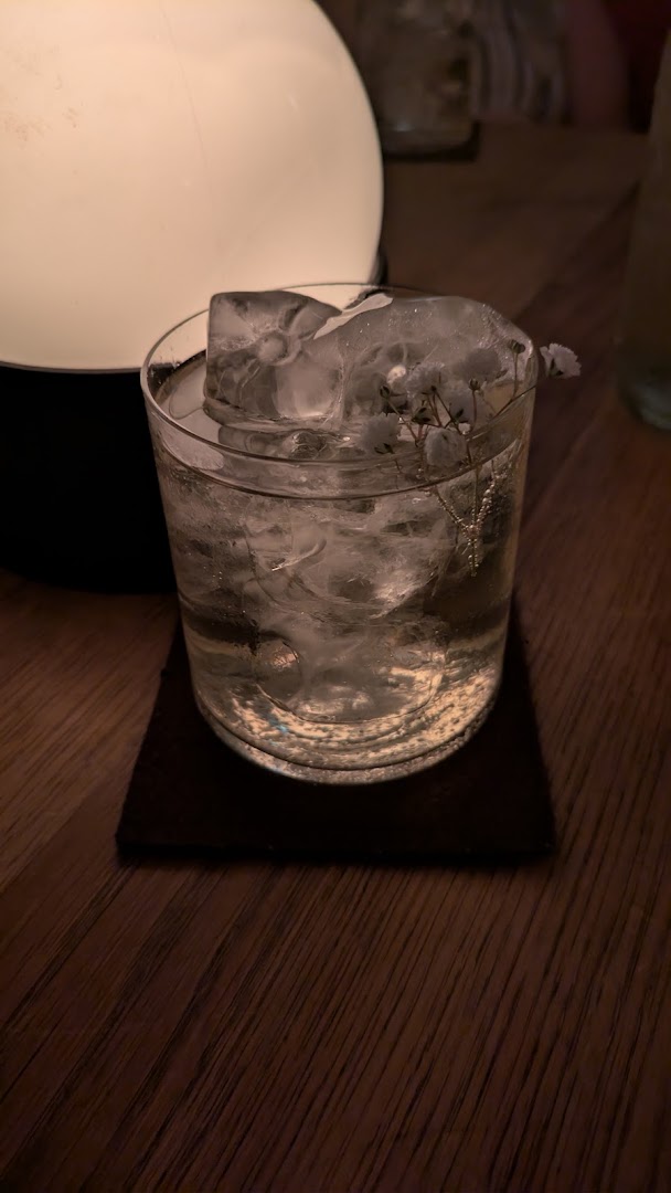 Bar Chroma: high quality, atmospheric drink photo