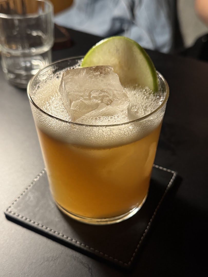 Bar Chroma: appealing photo of a cocktail