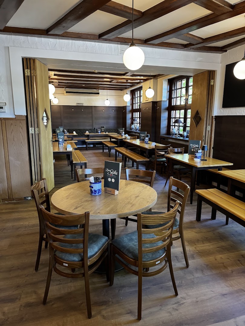 Zum Sachs: clear, inviting restaurant interior shot