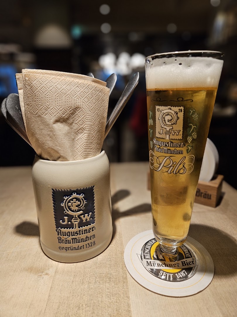 Augustiner am Platz: high quality, appealing restaurant shot