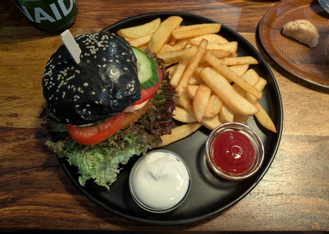 Innuendo: appetizing food photo for bar