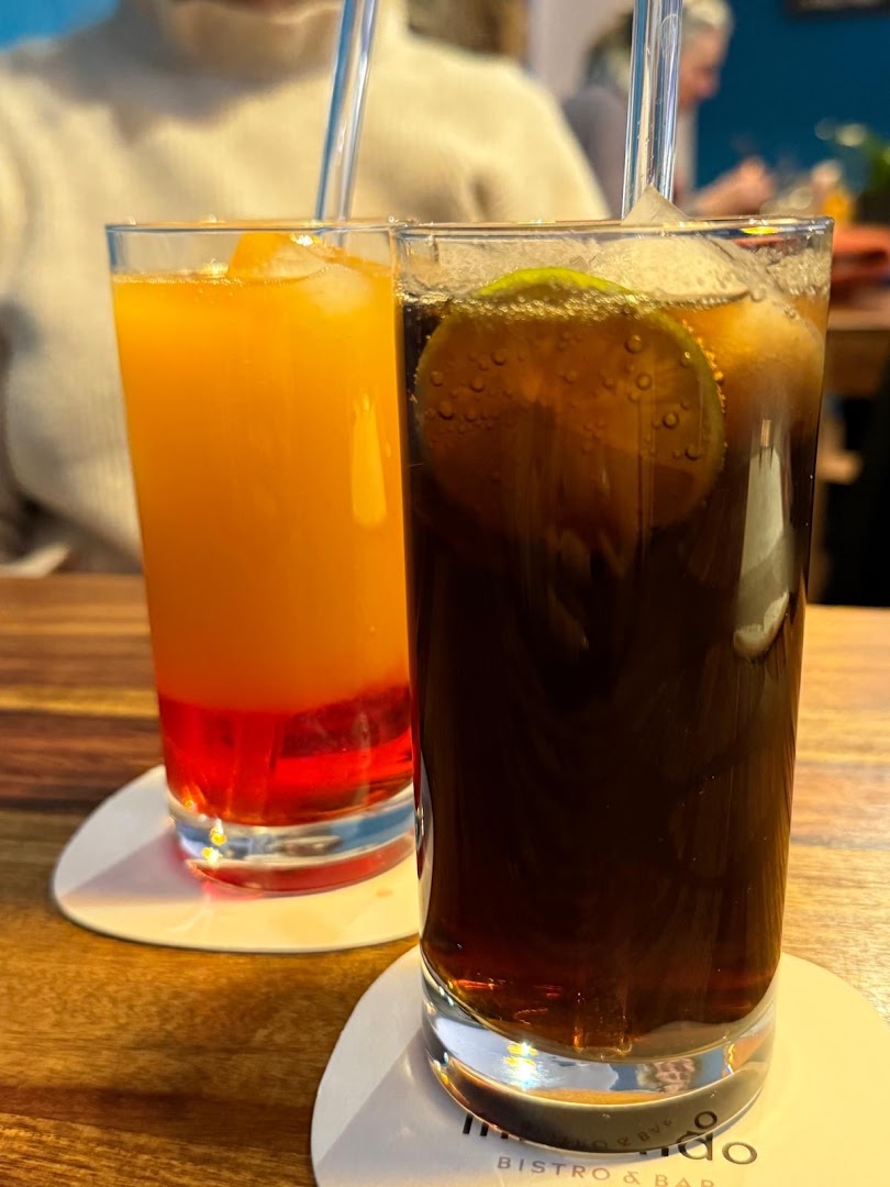 Innuendo: clear, appealing photo of drinks