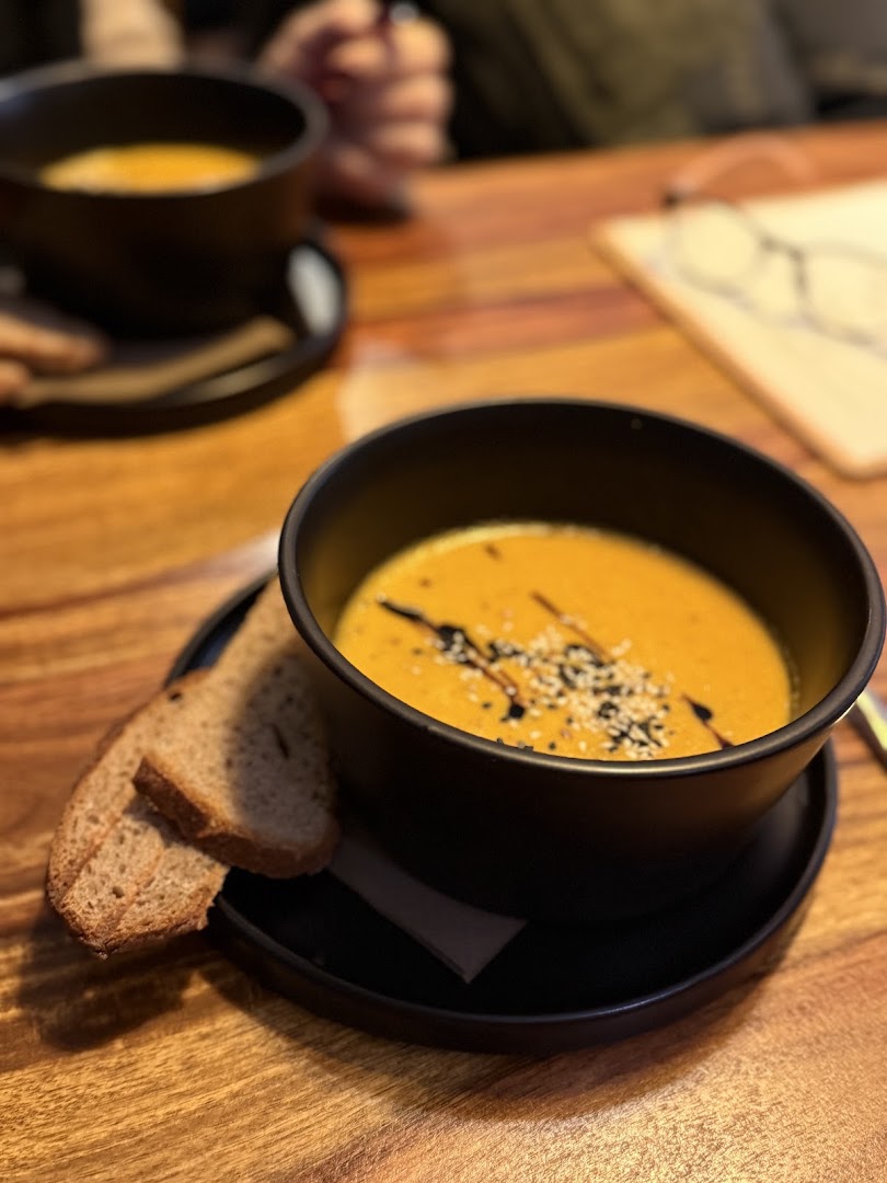 Innuendo: appetizing photo of served food