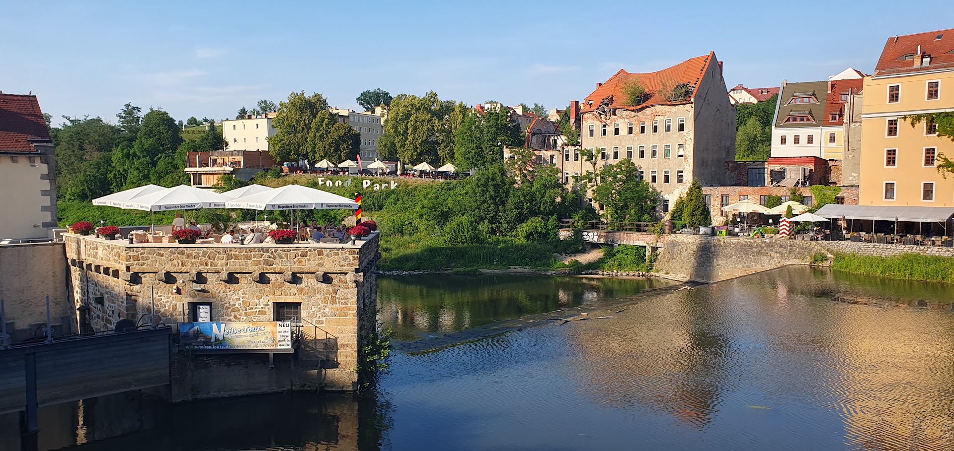 Restaurant Vier: beautiful scenic view of restaurant