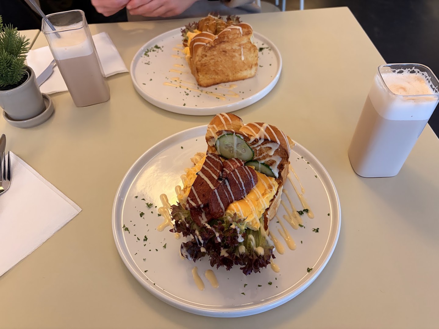 Puffle Bees: appetizing food photography