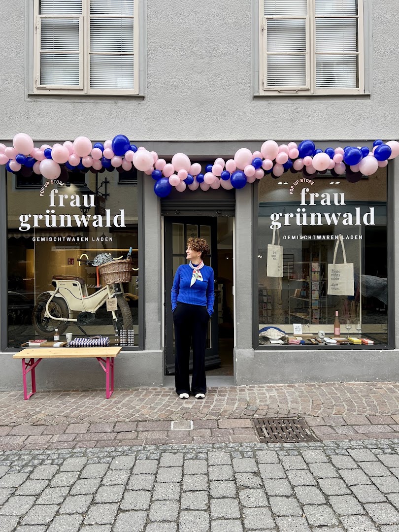 Frau Grünwald: professional storefront photo with branding
