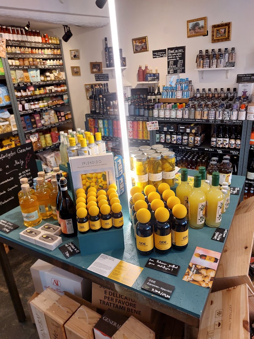 Genusskessel: clear display of shop products