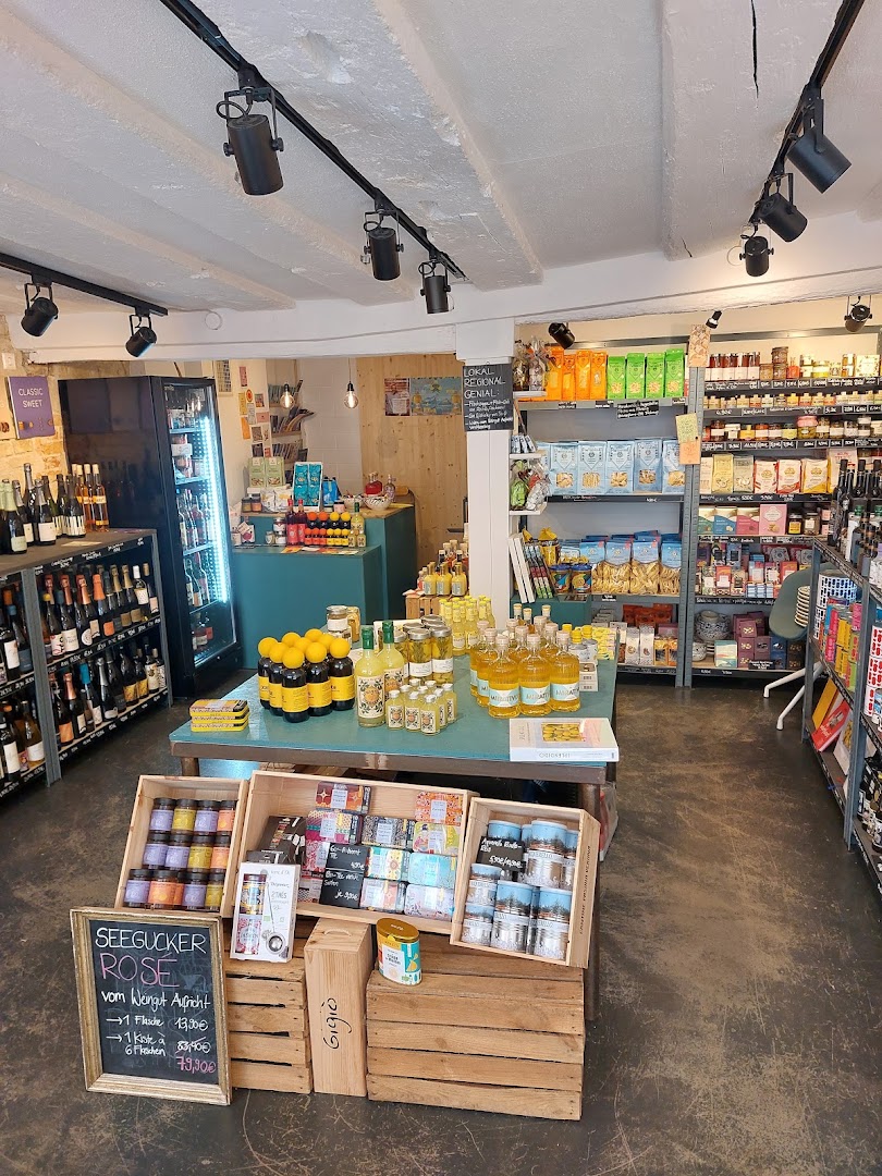 Genusskessel: clear shop interior and products