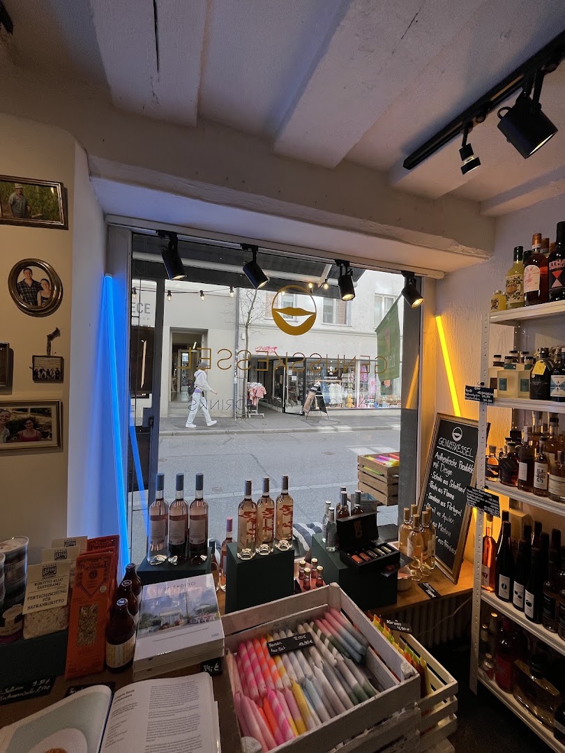 Genusskessel: inviting shop interior and products