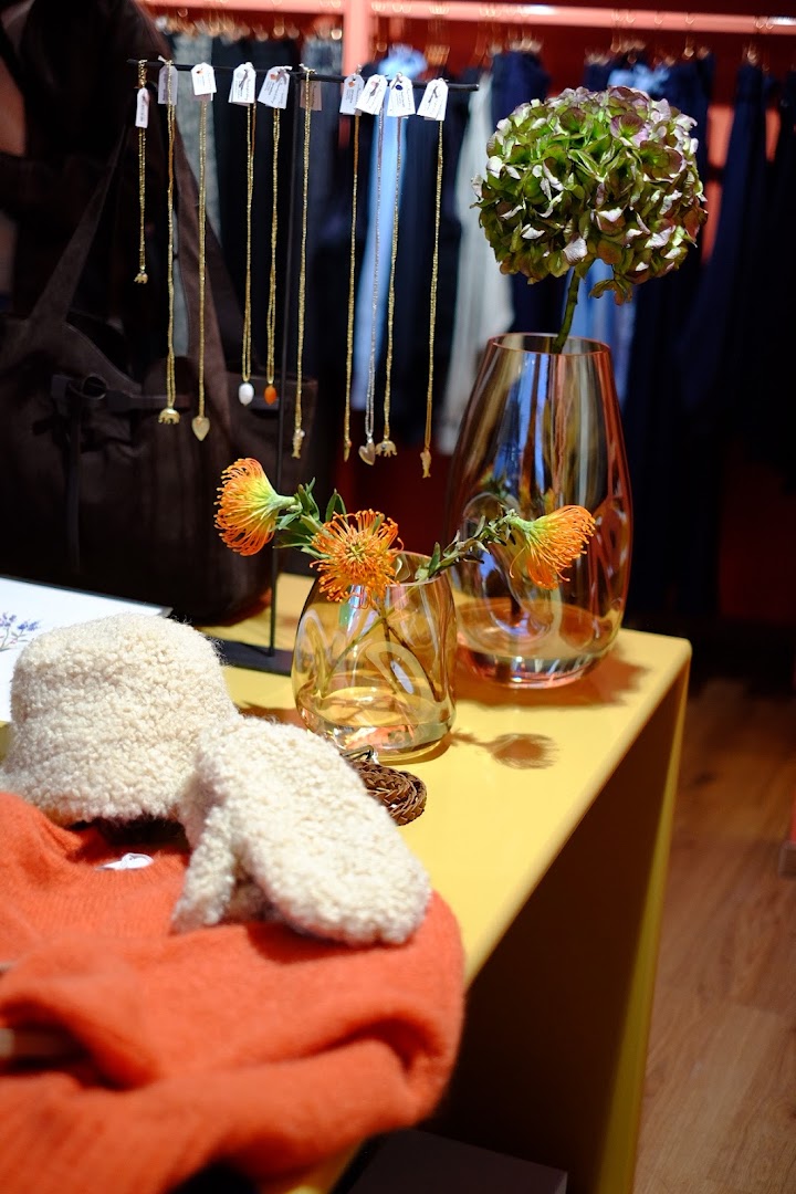 oben | unten: attractive shop product display