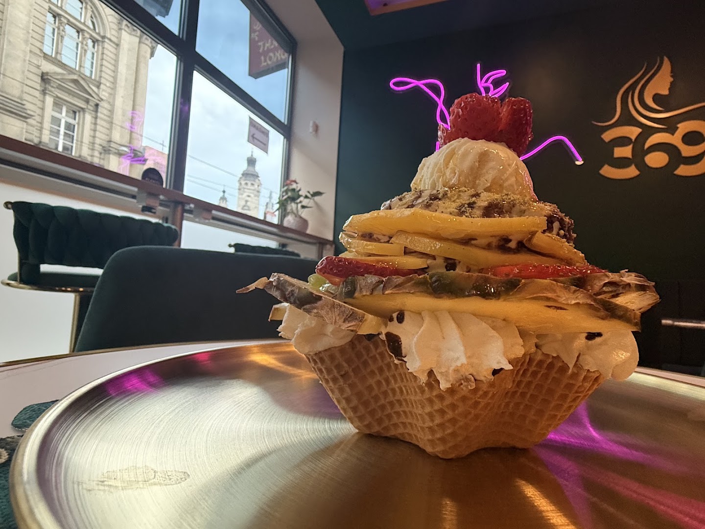 369 Lilli's Café: appetizing food photo in venue