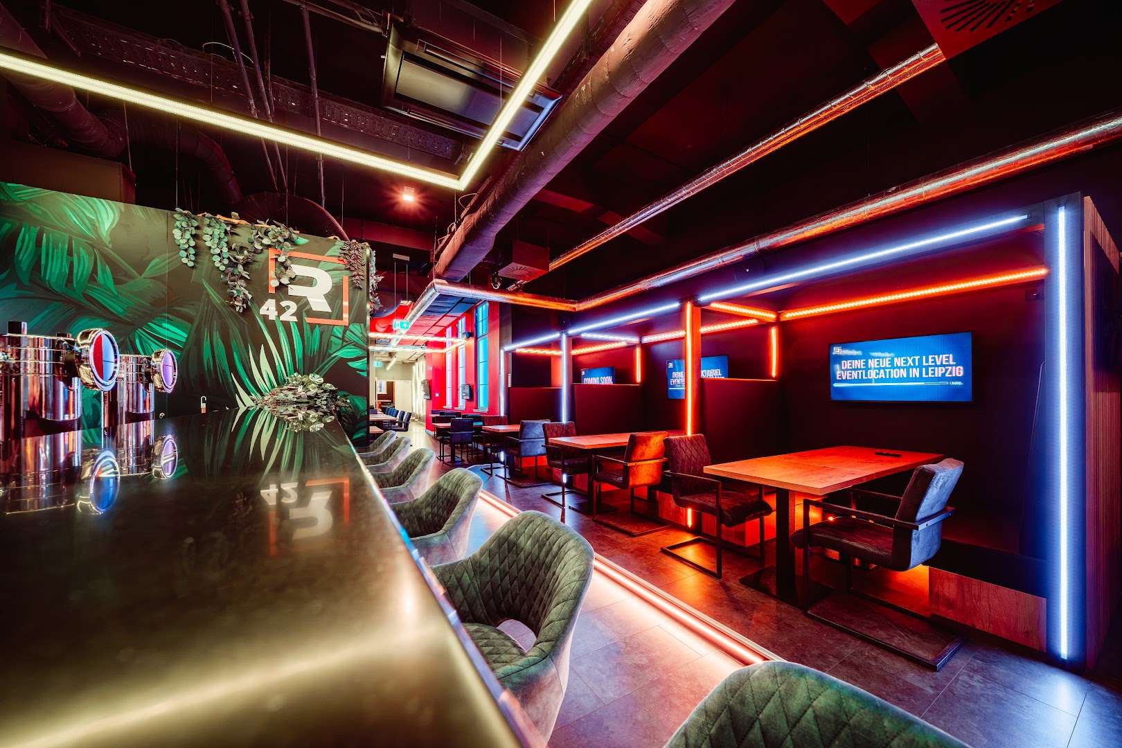 Bar42: high quality interior bar shot