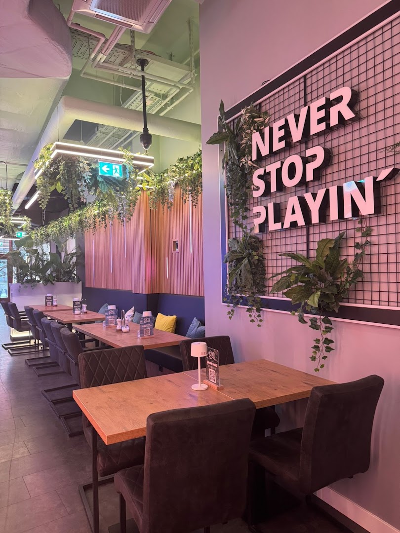 Bar42: attractive interior and inviting atmosphere