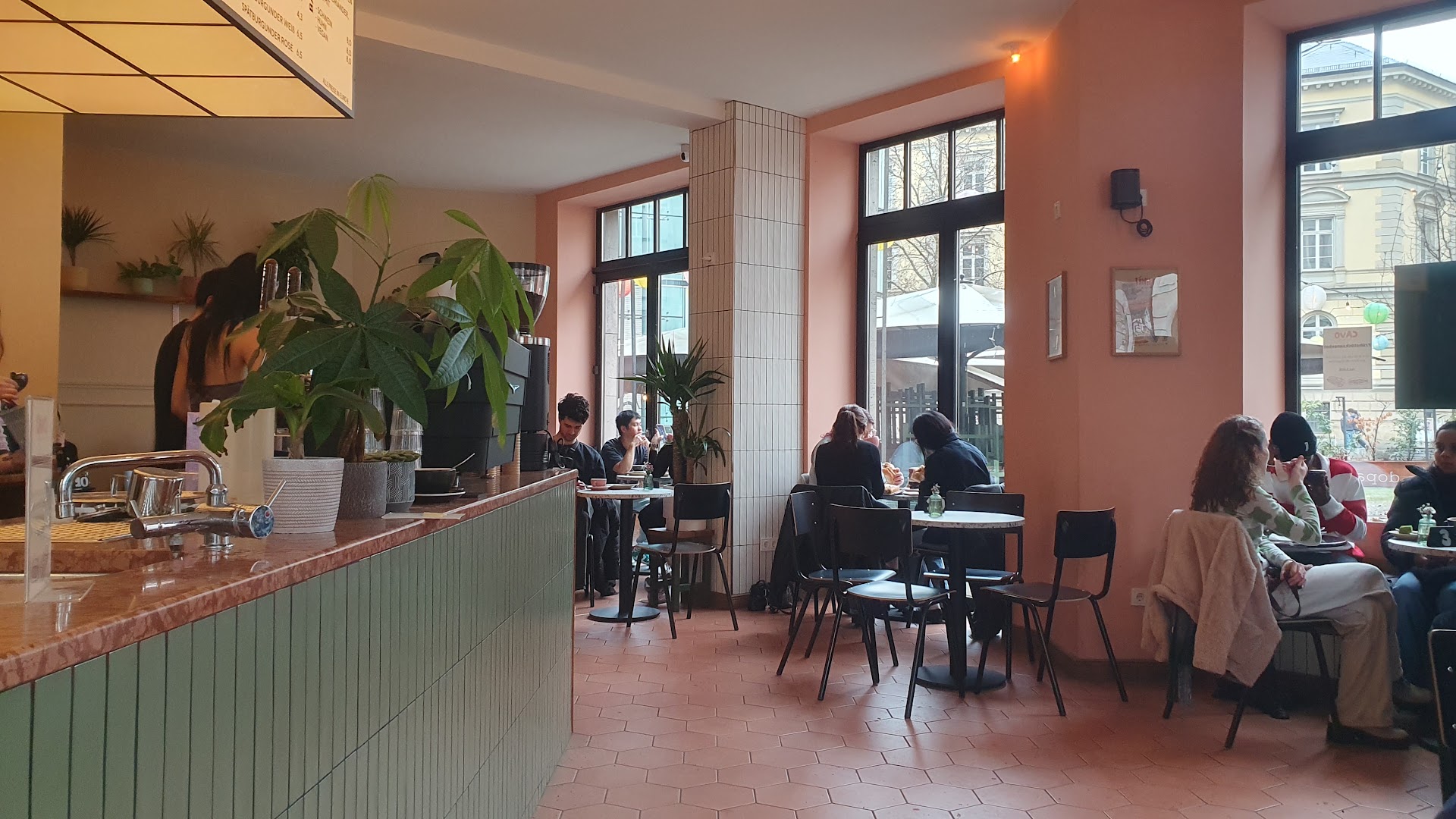 Cavo: inviting atmosphere and interior view