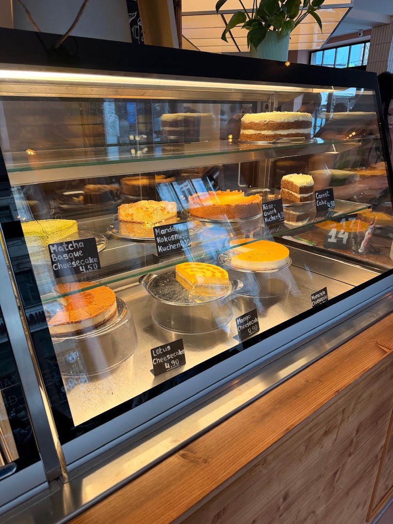 Cavo: clear display of restaurant food