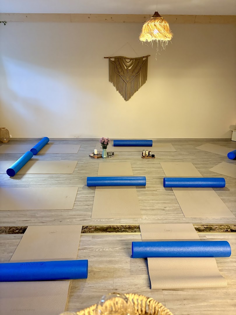 Im Herz & Jetzt: clear, inviting studio atmosphere