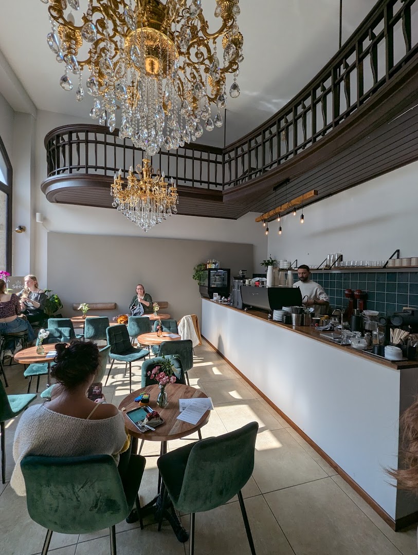 SEED Café: inviting interior and atmosphere