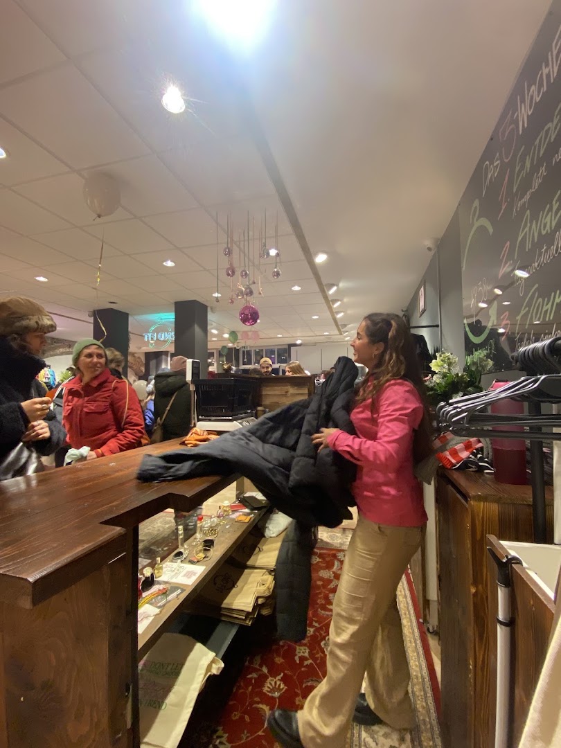 2nd Fit: shop atmosphere and customers