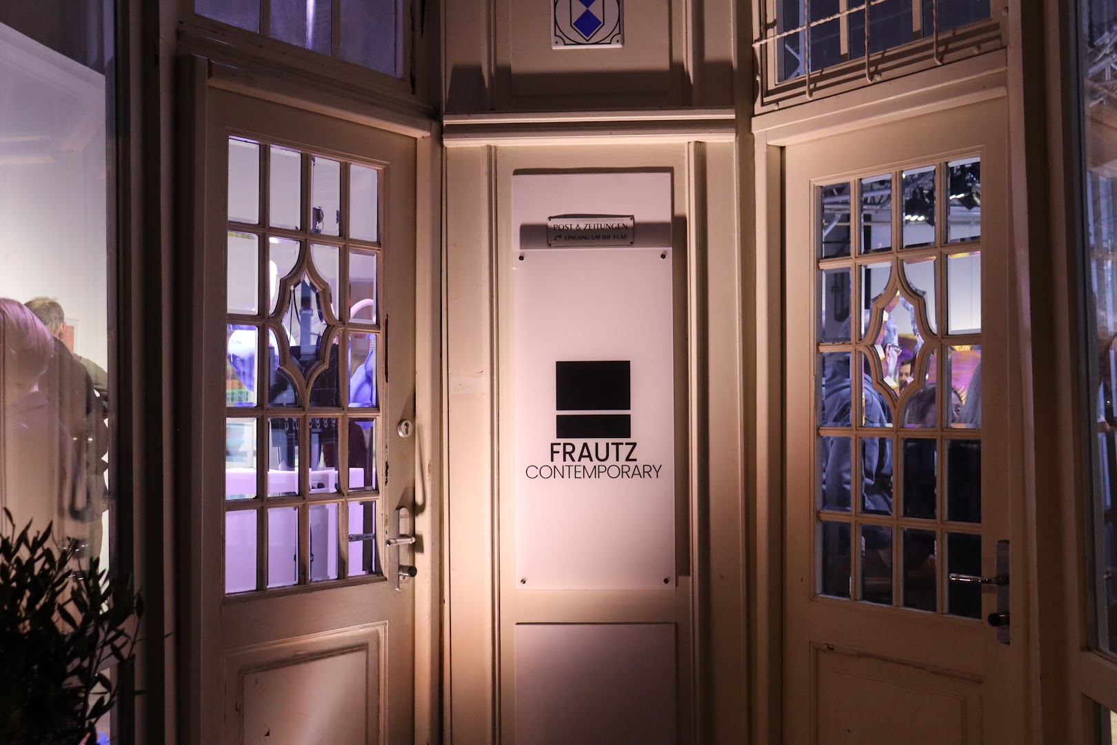 Frautz Contemporary: clear, professional entrance photo